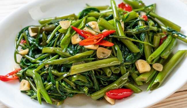 Tips Rahasia Memasak Tumis Kangkung agar Warnanya Tetap Hijau Segar