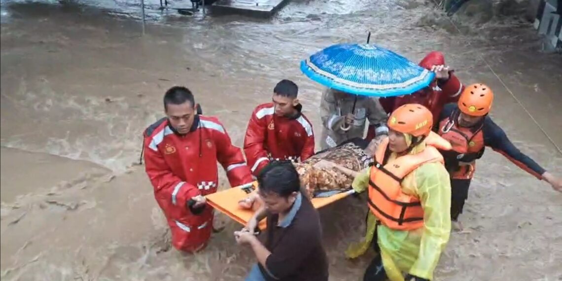 Waspada Cuaca Ekstrem! BMKG Rilis Daftar Wilayah dengan Hujan Lebat