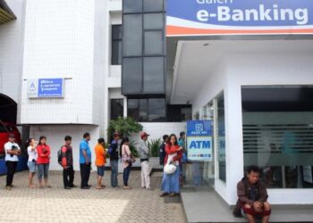 Jelang Lebaran, Warga Serbu ATM Rp 10 Ribu dan Rp 20 Ribu