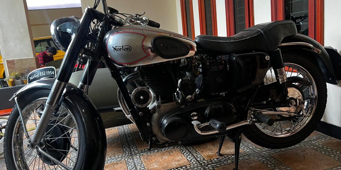 Motor Klasik Berlaga di Lintasan Basah, BBMC Torehkan Prestasi Perdana