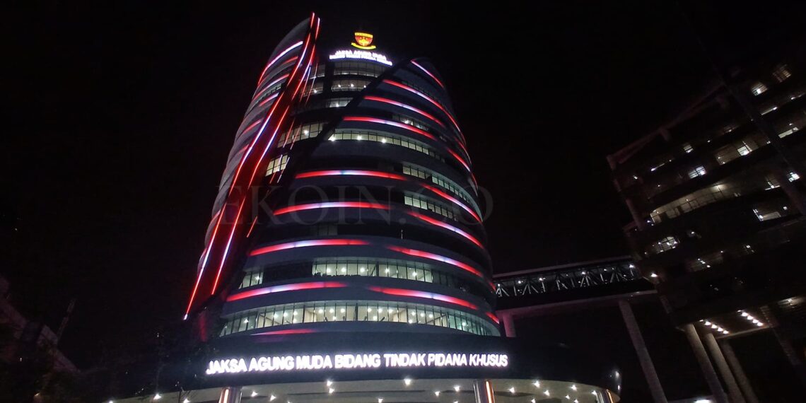 Gedung Bundar Jampidsus di malam hari, Kejaksaan Agung, Jakarta Selatan. (Dok. ekoin.co/S. Rayna)