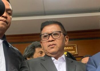 Gaduh di Pengadilan: Massa Tuduh Empat Orang Sebagai Penyusup Sidang Hasto