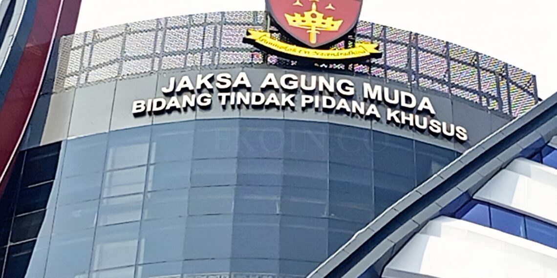 Logo Jampidsus di puncak gedung