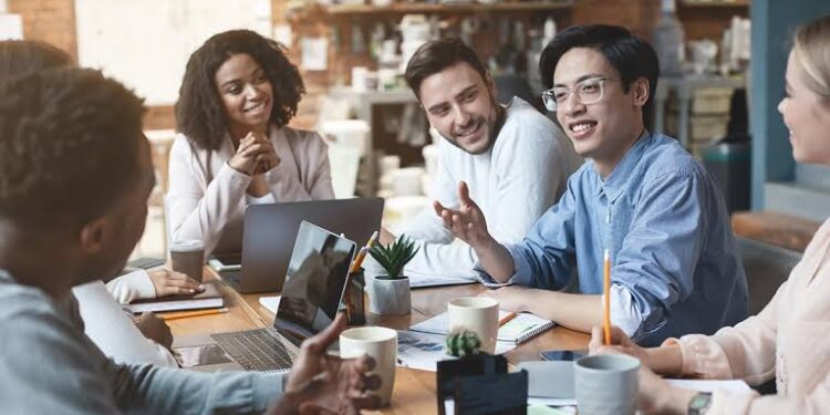 5 Ciri Orang yang Memiliki Kecerdasan Berbicara Menurut Ilmu Psikologi