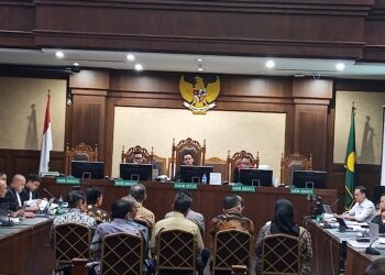 Sidang Tom Lembong: Mantan Ketua Inkopkar  Mayjen TNI Purnawirawan Felix Hutabarat  Jadi Saksi Hari Ini.