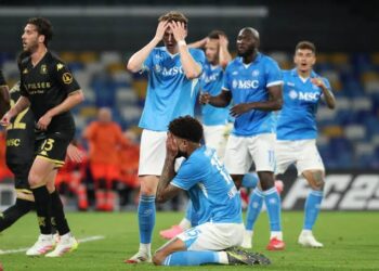 Napoli Ditahan Imbang Genoa 2-2 di Stadion Maradona, Puncak Klasemen Tetap Bertahan