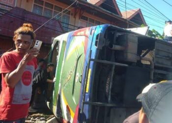 Rem Blong Diduga Penyebab Bus ALS Terbalik di Padang Panjang