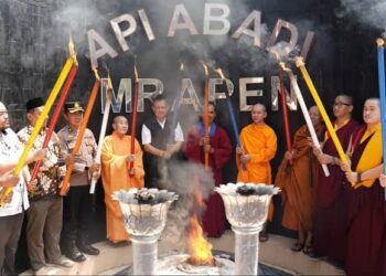 Prosesi Sakral Pengambilan Api Dharma Mrapen untuk Puncak Waisak 2569 BE