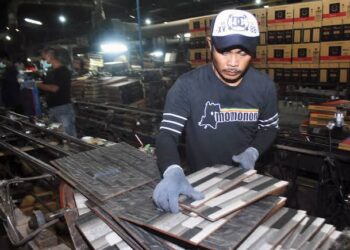 Industri Keramik Nasional Pacu Daya Saing dengan Digitalisasi SNI Wajib.