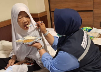 “Dari Kursi Roda Menuju Surga: Kisah Ulfa di Tanah Suci”