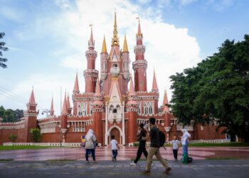 Kemenparekraf Luncurkan Kampung Main untuk Liburan Anak