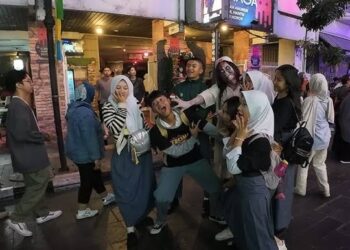 Hari Pertama Jam Malam Siswa Kota Bandung Gagal