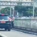 Polisi Lalu Lintas Hormat ke Mobil Dinas di Jalur TransJakarta, Polda Metro Jaya: Tetap Akan Ditilang