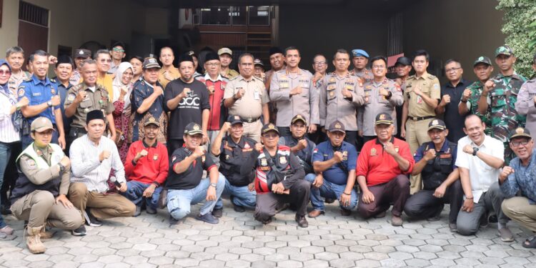 Dekatkan Diri ke Masyarakat, Kapolres Jakbar Gelar Dialog Bersama Warga Sukabumi Utara*