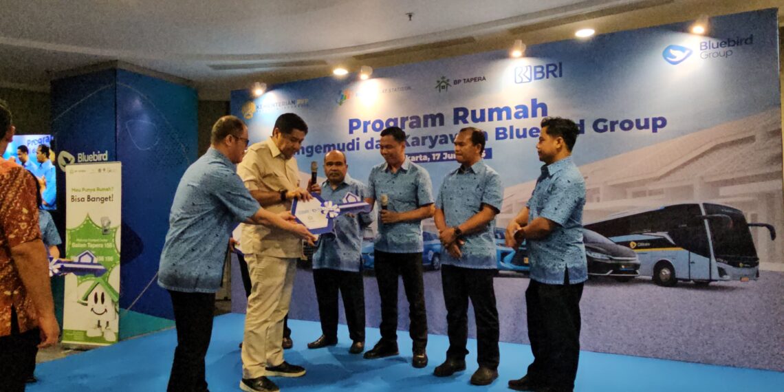 *Menteri PKP Tambah Alokasikan KPR FLPP Jadi 8.000 Rumah Subsid Bagi Pengemudi dan Karyawan Blue Bird Group*