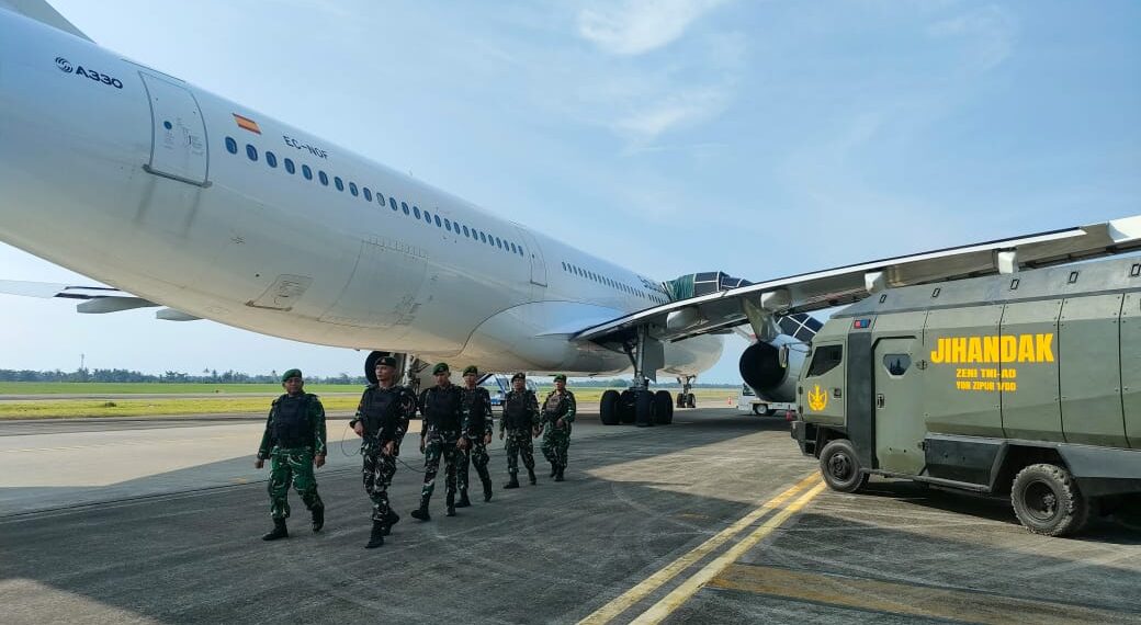 TNI Bergerak Cepat Tanggapi Ancaman Bom Kedua Kalinya Pada Pesawat Pembawa Jemaah Haji, Seluruh Penumpang Selamat dan Aman
