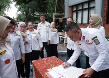 Menuju WBK dan WBBM, Disdukcapil Bekasi Teken Komitmen Bersama