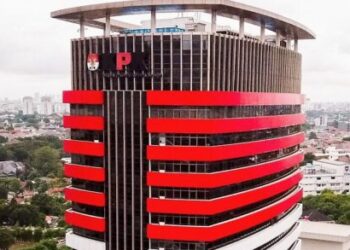 Tim penindakan Komisi Pemberantasan Korupsi (KPK) melakukan operasi tangkap tangan (OTT) di Tangerang, Banten.