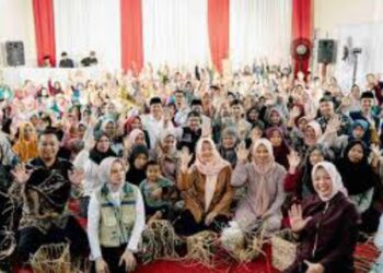 Kemensos Latih Warga Wonosobo Anyaman Ramah Lingkungan