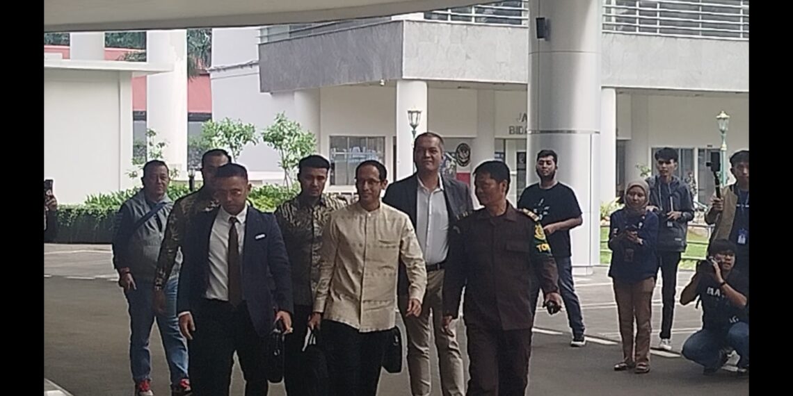 Nadiem Makariem Telah Datang di Kejagung Untuk Pemeriksaan