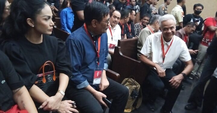 Ganjar, Krisdayanti dan Djarot Hadir di Sidang Hasto Kristiyanto