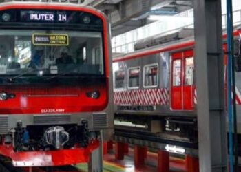 KAI Uji Coba KRL iE305 Hasil Produksi INKA