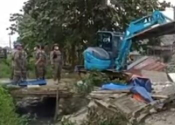 Gubernur Jabar Tinjau, Puluhan Rumah Liar Dibongkar