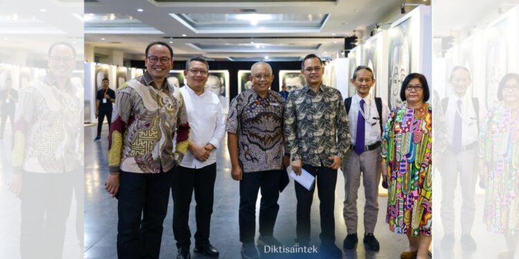 Lukisan Ilmuwan Ramaikan Panggung SciArt 8.0 di Vredeburg