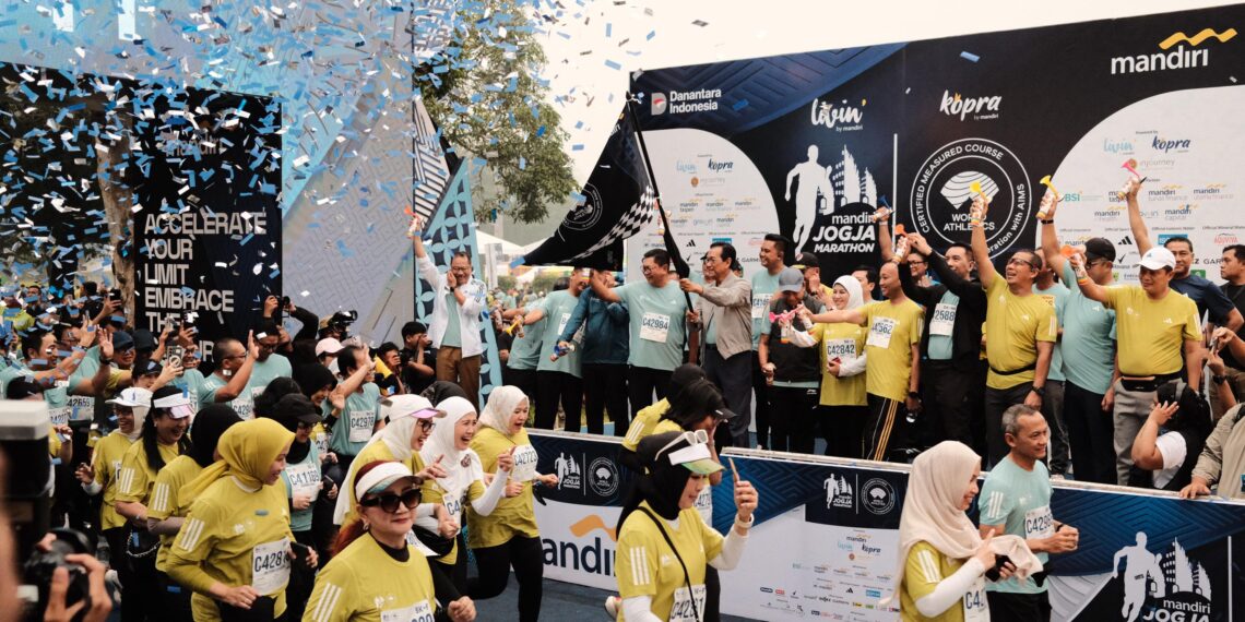 9.200 Pelari Meriahkan Mandiri Jogja Marathon di Prambanan
