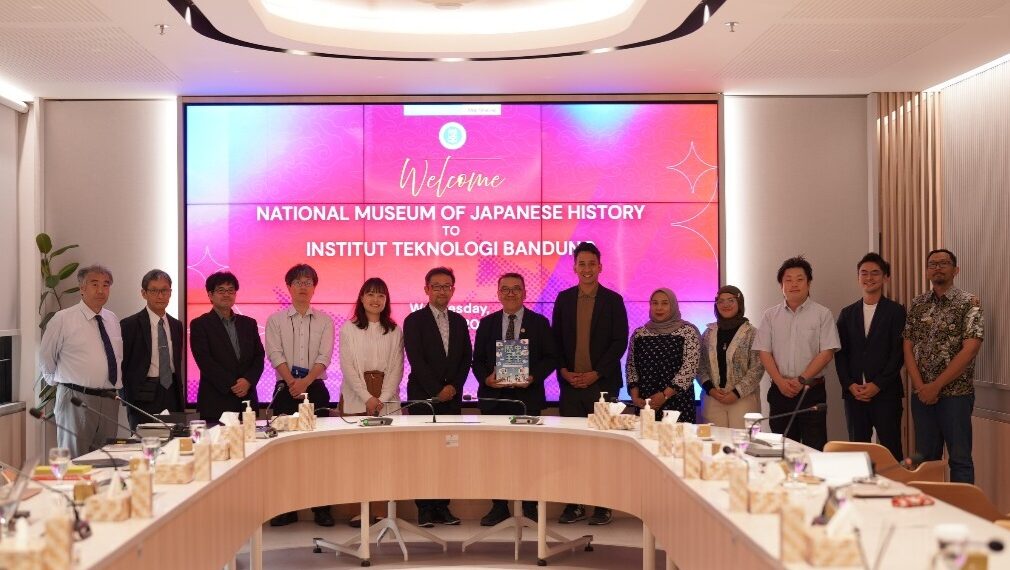Kolaborasi ITB-Jepang Digitalisasi Arsip Sejarah Indonesia
