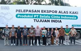 Industri Alas Kaki RI Tumbuh 13,80 Persen