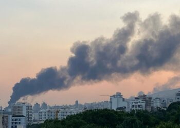Jet Tempur Israel ‘Ledakkan’ Gedung PEnyiaran IRIB Saat Siaran Langsung