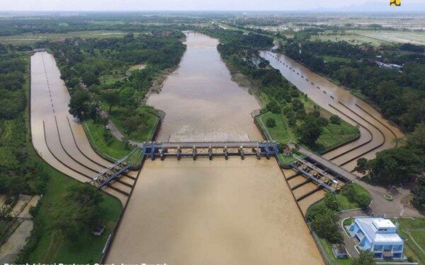 Infrastruktur Air Prioritas Utama Menuju Indonesia Emas 2045