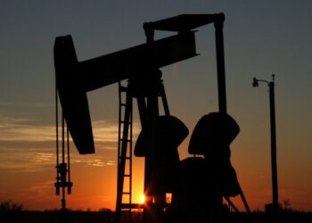 Harga Minyak Melonjak Saat Ketegangan Israel Iran Meningkat