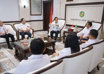 Terima Audiensi SMSI, Rico Waas Ingatkan Pentingnya Mengelola Medsos Dengan Bijak