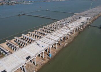 Pemerintah Bangun Tol Sekaligus Tanggul Laut Lindungi Warga Pesisir Semarang