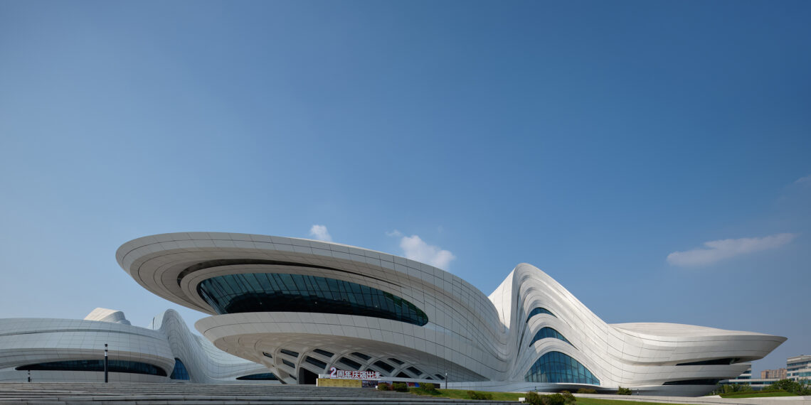 Karya Ikonik Zaha Hadid Menembus Batas Imajinasi