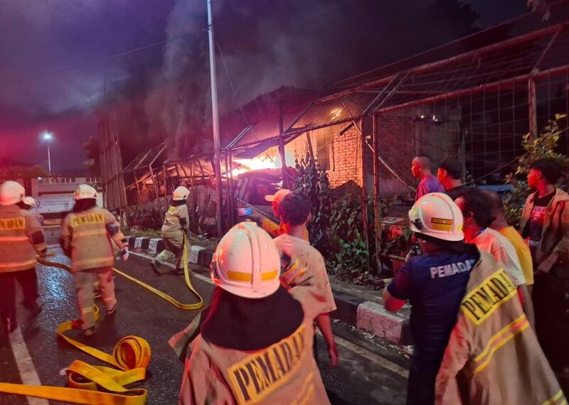 Korsleting Picu Kebakaran di Cilincing Jakarta Utara