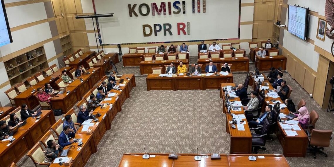 Komisi III DPR Akan Lanjutkan Pembahasan RUU KUHAP Pekan Depan 