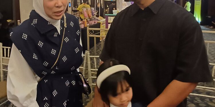 Fitri Tropika dan Irfan Hanavi Hadiri Ulang Tahun Ria Ricis dan Moana, Ungkap Makna Romantis dalam Kesederhanaan