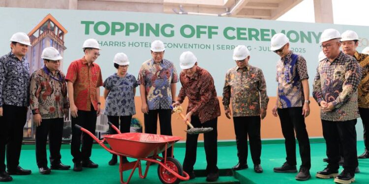 Summarecon Resmikan Topping Off Harris Hotel & Convention Serpong