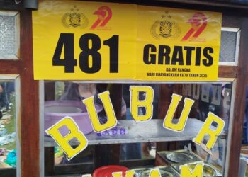 Bubur Gratis dan Layanan Publik di HUT Bhayangkara