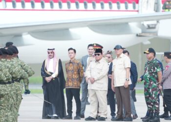 Panglima TNI Dampingi Presiden RI Tinjau Kesiapan Kontingen Parade Dan Defile Untuk Prancis