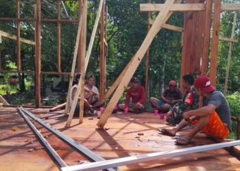 Babinsa Koramil 1710-06/Agimuga Laksanakan Komsos Untuk Mengetahui Situasi Di Wilayah Binaannya