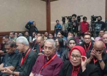 Sidang Pembacaan Tuntutan Hasto Dihadiri Ganjar Pranowo