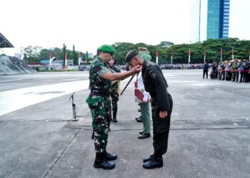 Dipimpin Pangdam XIV/Hsn, Penutupan SPPI Batch-3 Makassar Penuh Haru dan Syukur Mantan Siswa