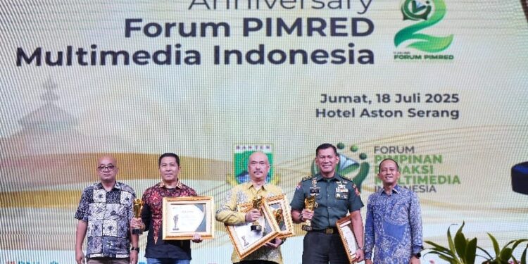 Panglima TNI Raih Penghargaan Pemimpin Visioner di Pimred Award 2025