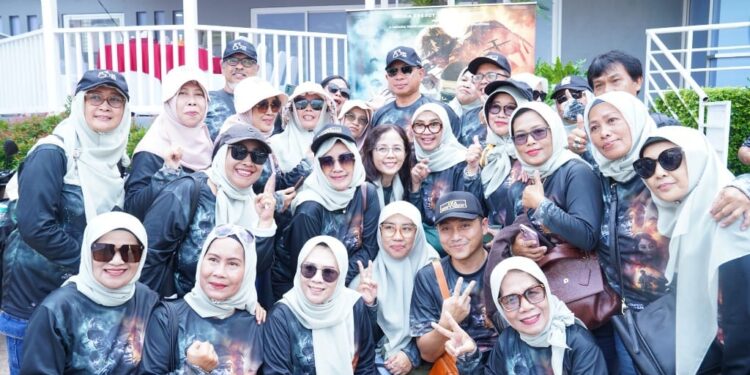 Panglima TNI dan Ratusan Sahabat Lama Berbagi di CFD dan Nobar Film “Believe”