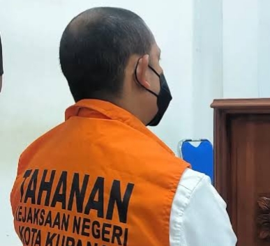 Eks Kapolres Ngada AKBP Fajar Merekam Perbuatan Iblisnya dan Memposting ke Situs Porno