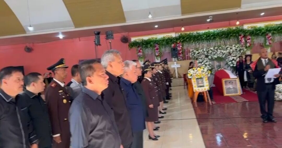 Hadiri Prosesi Penyerahan Jenazah, Jampidsus Berikan Penghormatan Kepada Militan Adhyaksa yang Gugur Dalam tugas